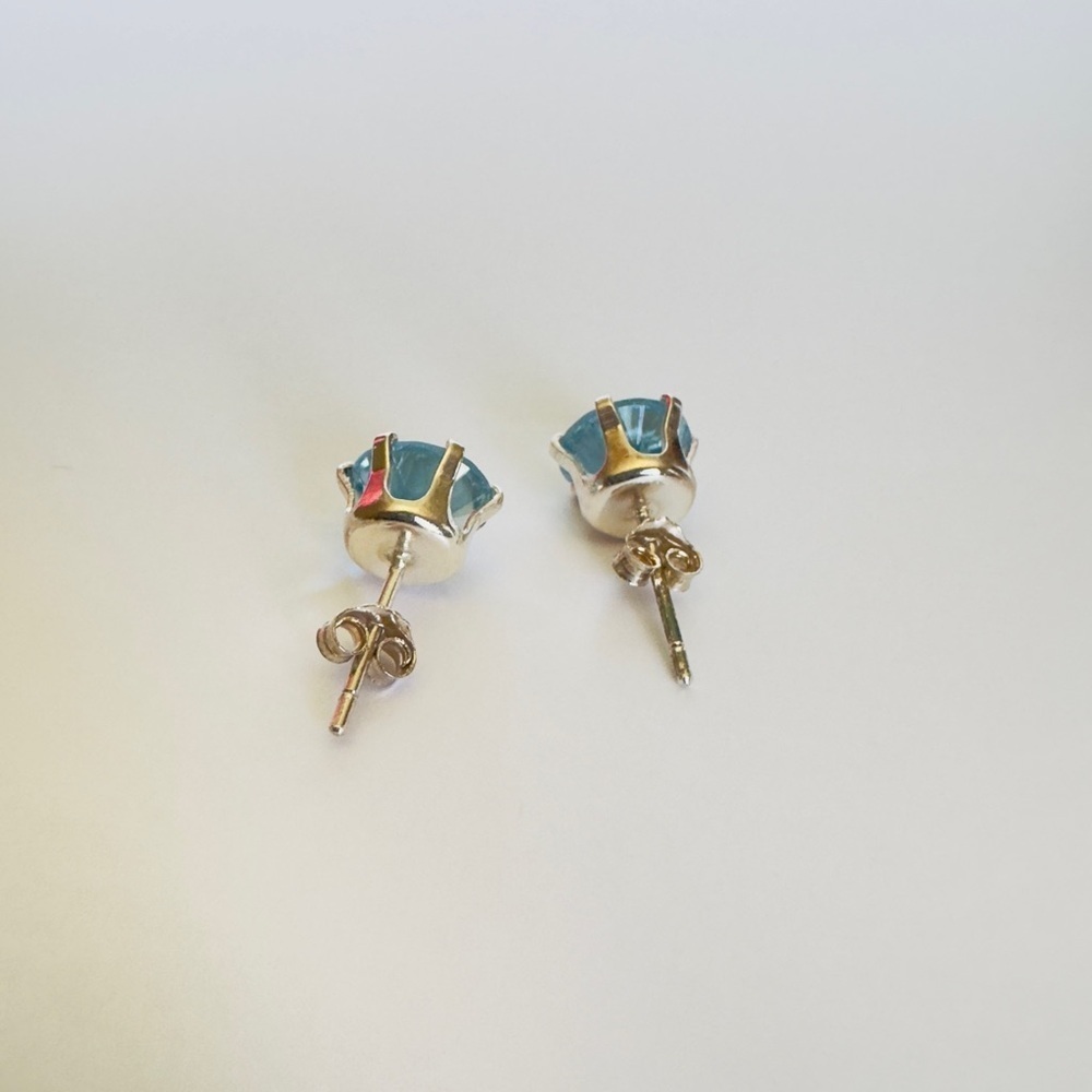 Brand New Turquoise 8mm Round Cut CZ 925 Sterling Silver Earrings - Picture 4 of 5